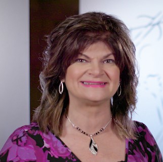 Portrait of Cindy Baucom